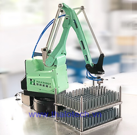 Bộ thực hành điều khiển Robot công nghiệp 4 trục - ứng dụng di chuyển sắp xếp linh kiện trong khay